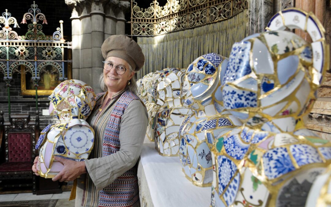 Cathedral Art Exhibit Represents The Last Supper in Busts of Broken Crockery and Gold